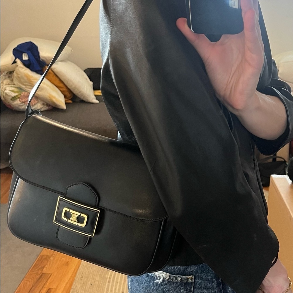 Vintage Celine Triomphe Flap Box Bag in Midnight gold hardware - Picture 2 of 16